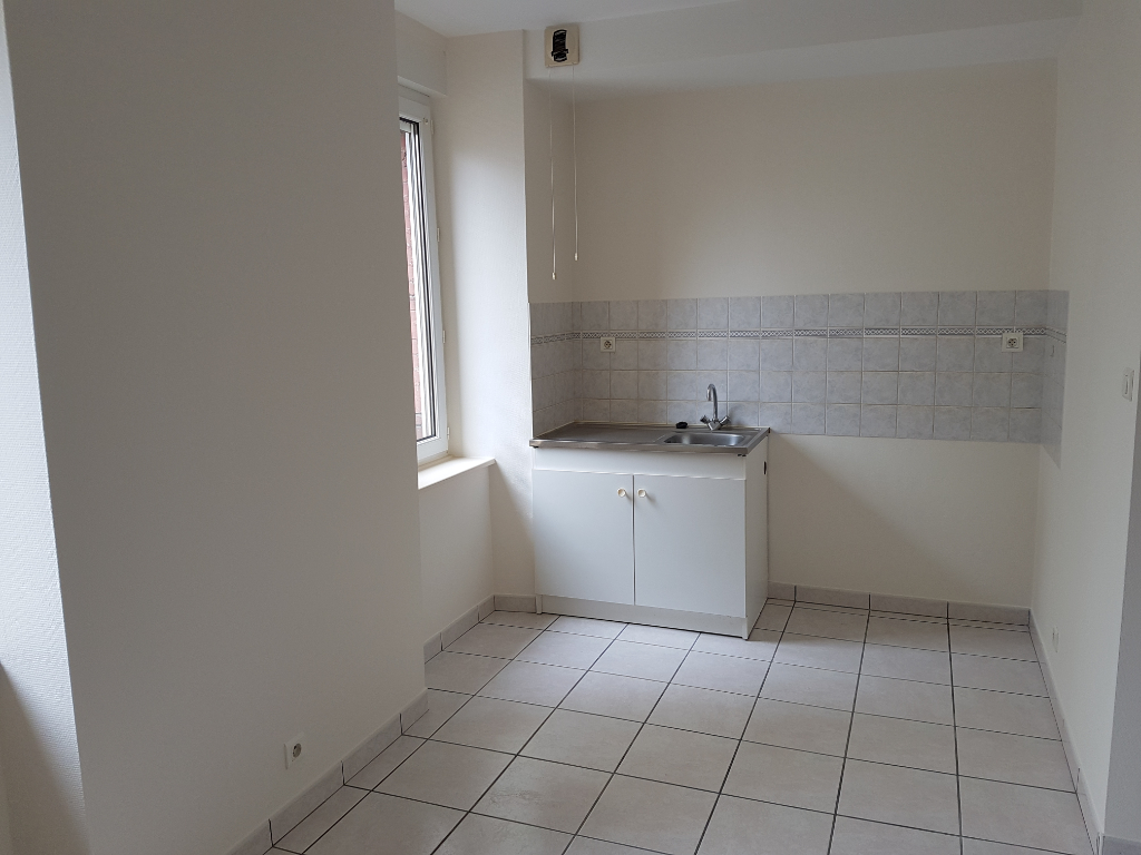 Appartement Lamballe 2 pi\u00e8ce(s) 42 m2 2