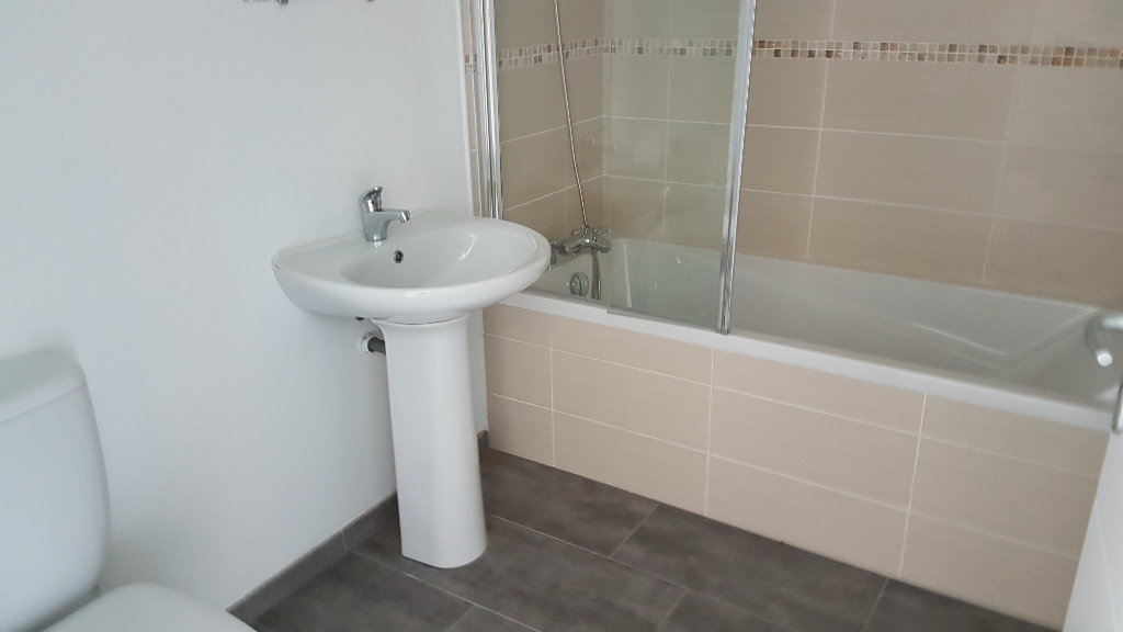Maison  3 pi\u00e8ce(s) 79 m2 4\/5